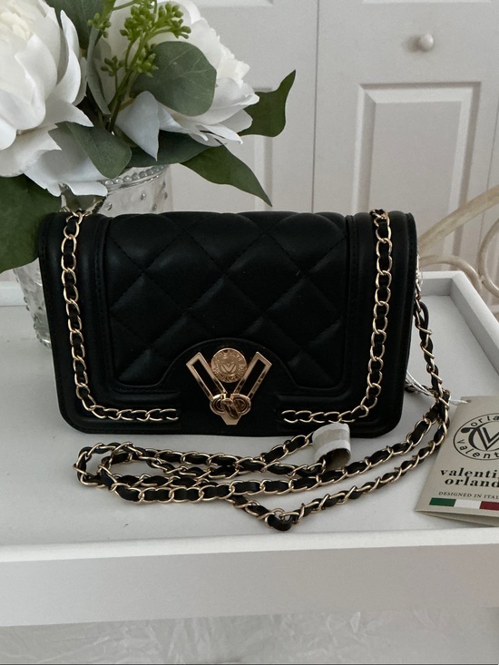 Valentino Orlandi Handbags - VALENTINO ORLANDI  NWT  Quilted Bag with Turn lock &  braided Chain.